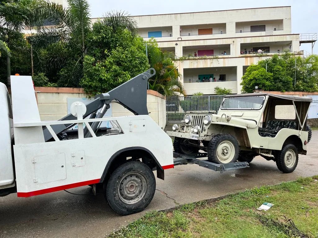 Towing truck at a service centre